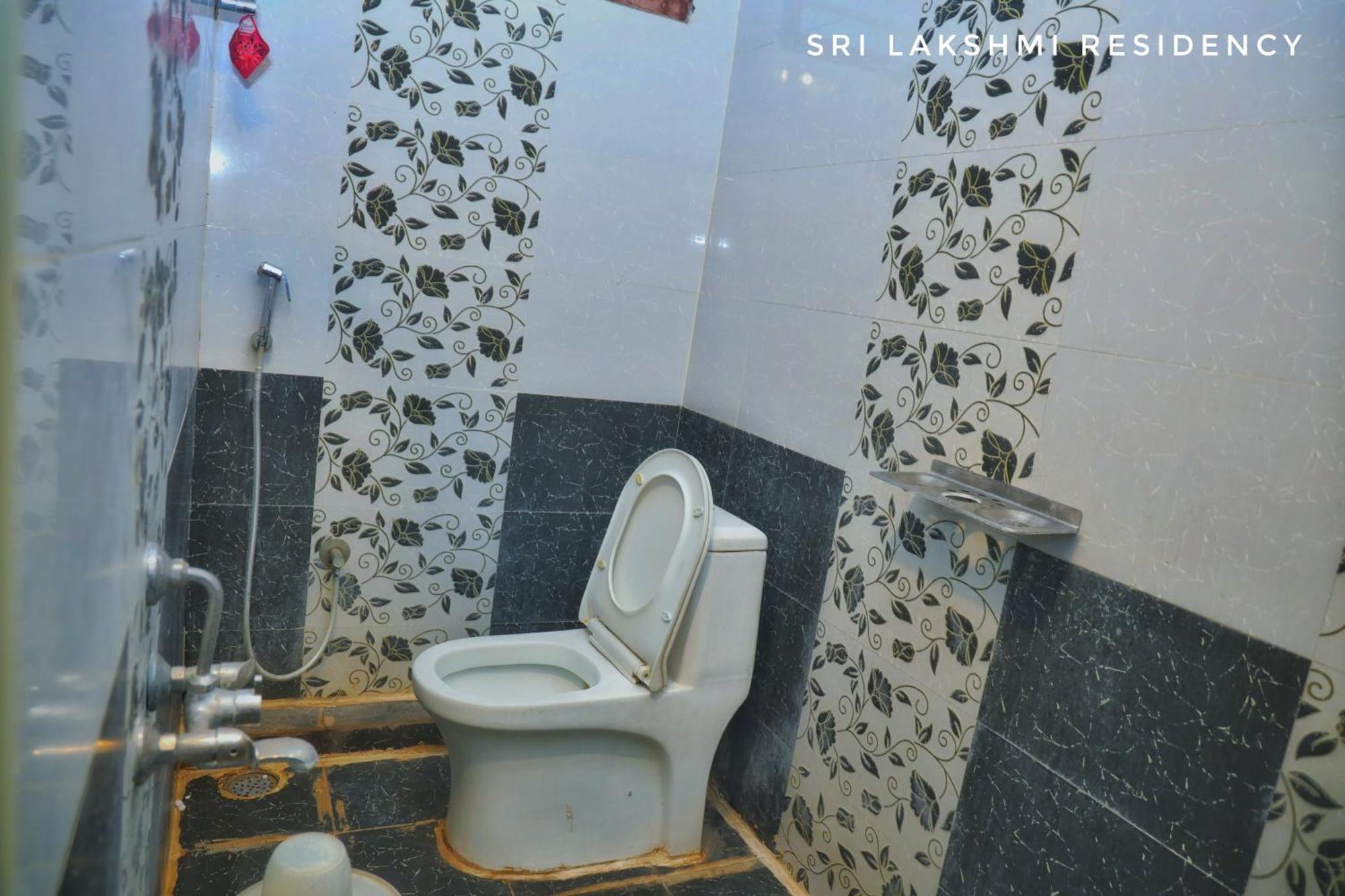 Sri Lakshmi Residency Hotel Tirupati Exterior photo